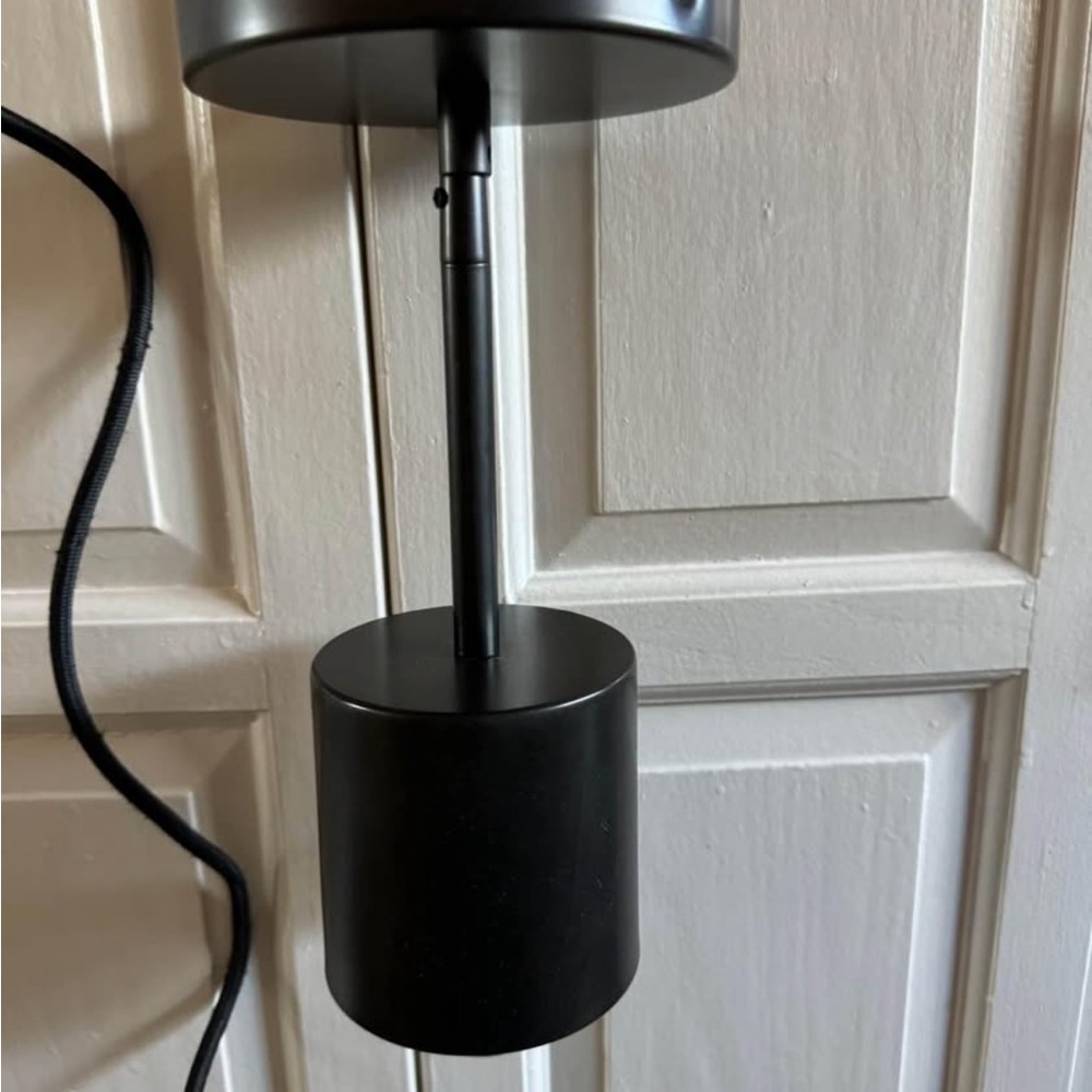 Black pendant, light fixtures(no glass lamp shades)x2